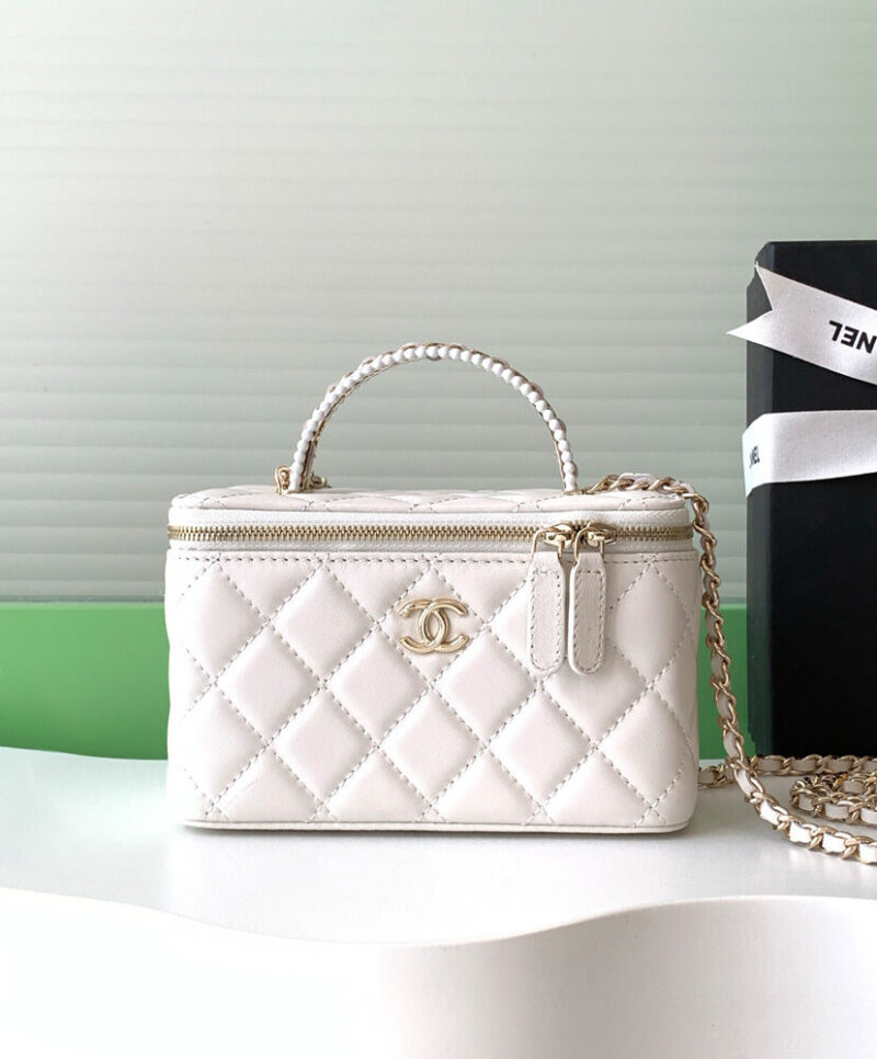 Chanel Long Vanity With Chain AP4452